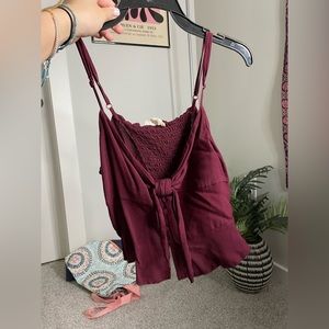 burgandy pacsun crop top! size M, super cute tie in front